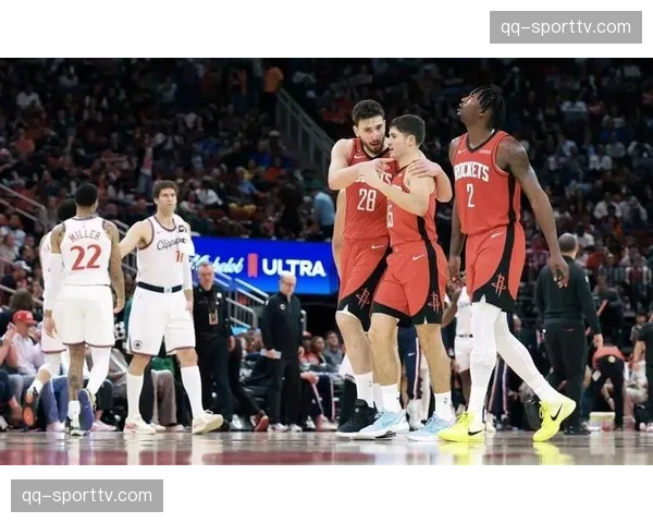 鹈鹕萨迪克·贝25分5篮板4助攻，快船伦纳德25分8篮板空砍